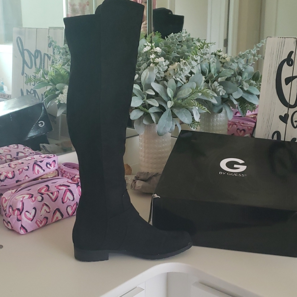 Knee boots